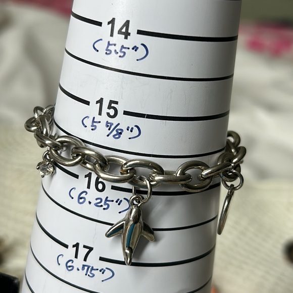 🖤Vtg charms toggle bracelet - Picture 7 of 9